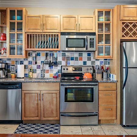 Villa Wine-Dine-Sunshine Cozy Flat In The Heart Of Dtsp à St. Petersburg Extérieur photo