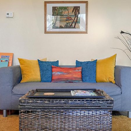 Villa Wine-Dine-Sunshine Cozy Flat In The Heart Of Dtsp à St. Petersburg Extérieur photo
