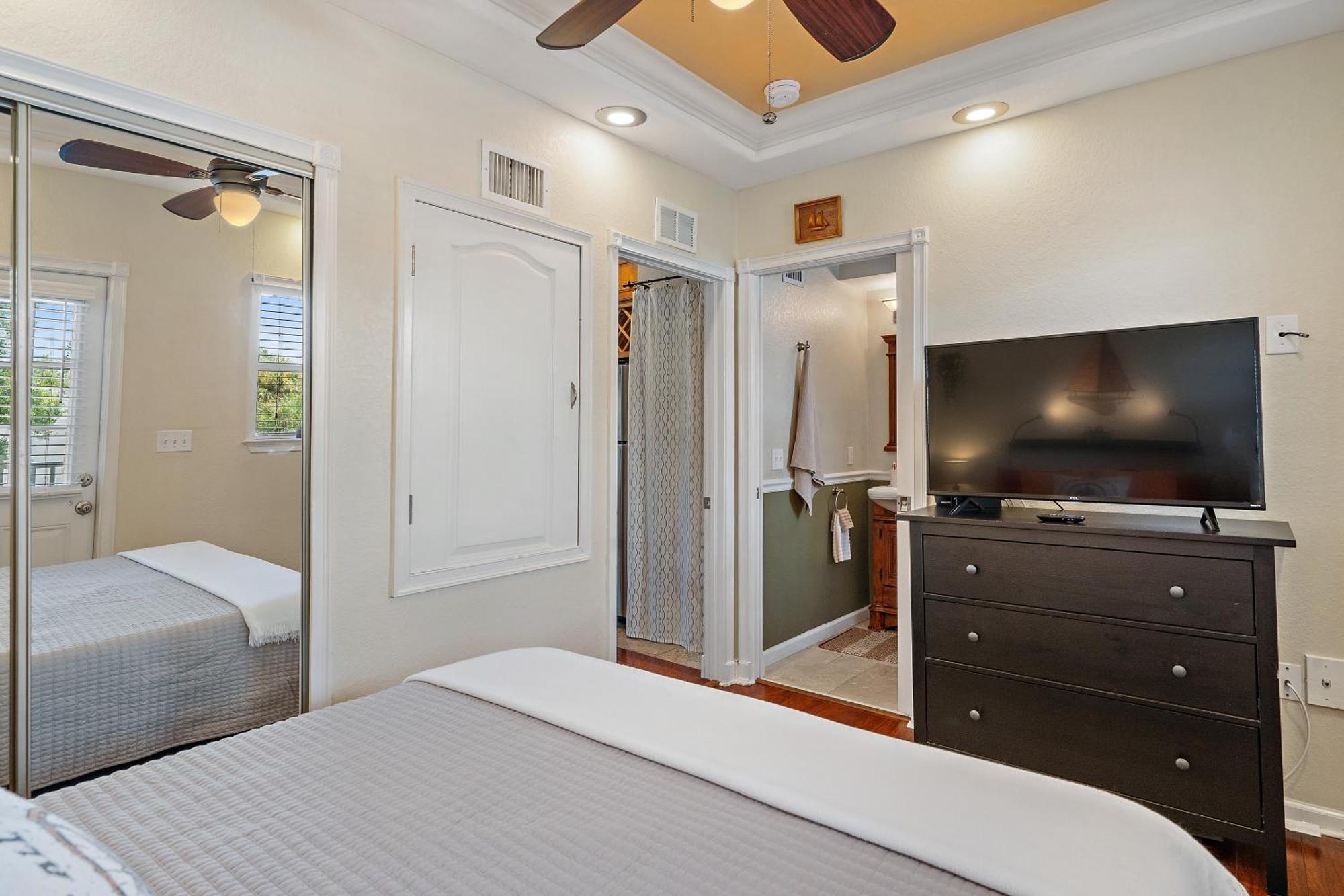 Villa Wine-Dine-Sunshine Cozy Flat In The Heart Of Dtsp à St. Petersburg Extérieur photo